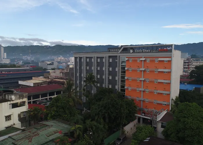 Tom's Hotel 3*