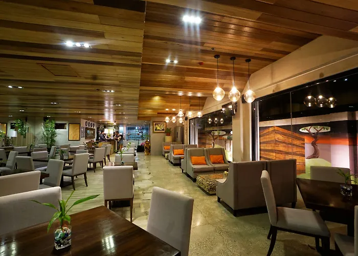 Tom's Hotel Cebu