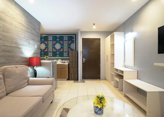 Tom's Hotel 3*