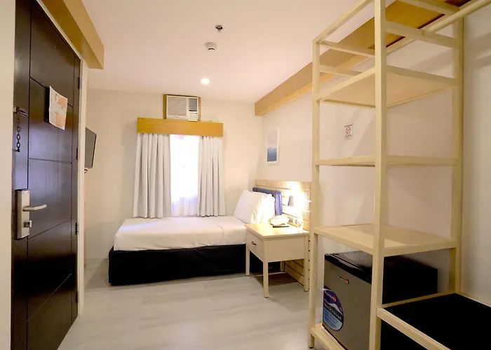 Tom's Hotel 3*