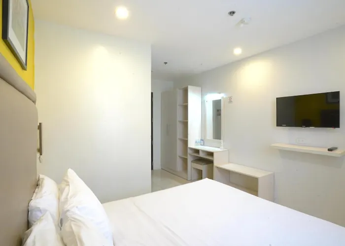 Tom's Hotel Cebu