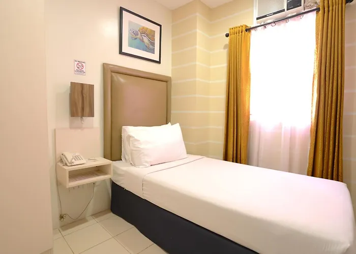 Tom's Hotel Cebu