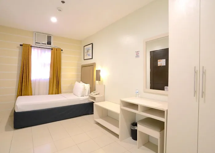 Tom's Hotel Cebu