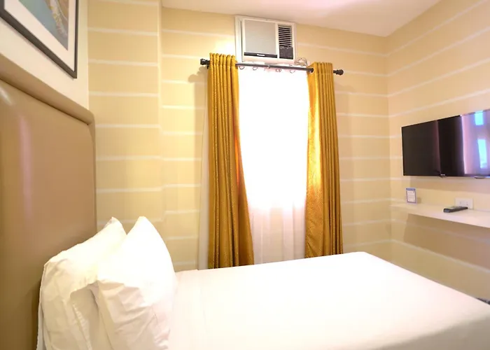 Tom's Hotel 3*